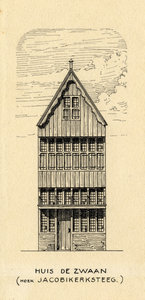 202592 Opstand van de gereconstrueerde houten voorgevel van het huis De Zwaan (Oudegracht 47) op de hoek van de ...